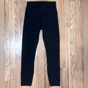 lululemon Align™ High-Rise Crop 23" black
Size 6